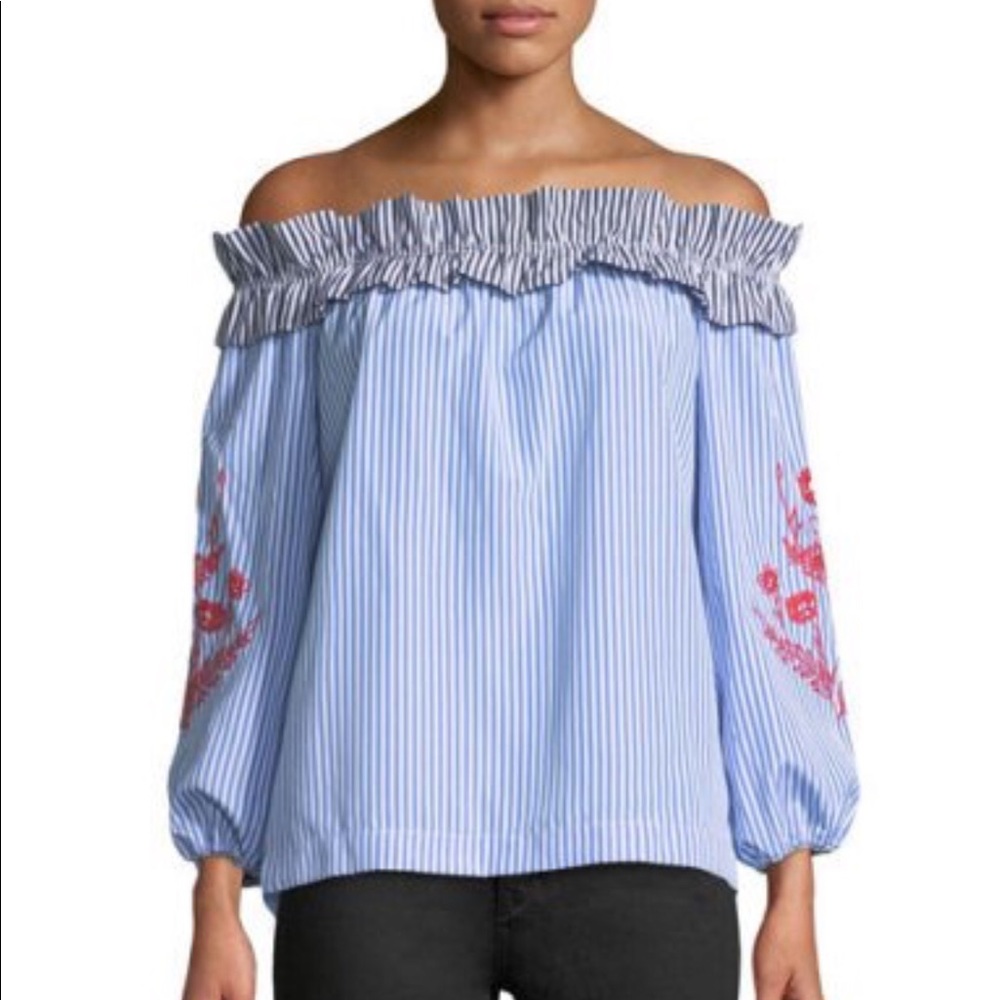 NWT, Romeo & Juliet couture blouse, size M.